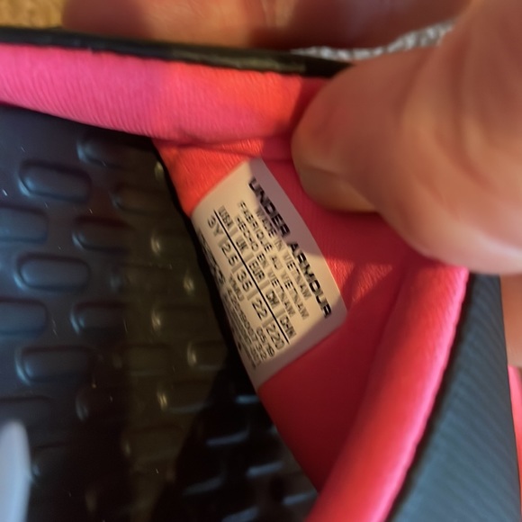 Cute girls Under Armour slides, size 3Y, brand new! - Picture 5 of 5